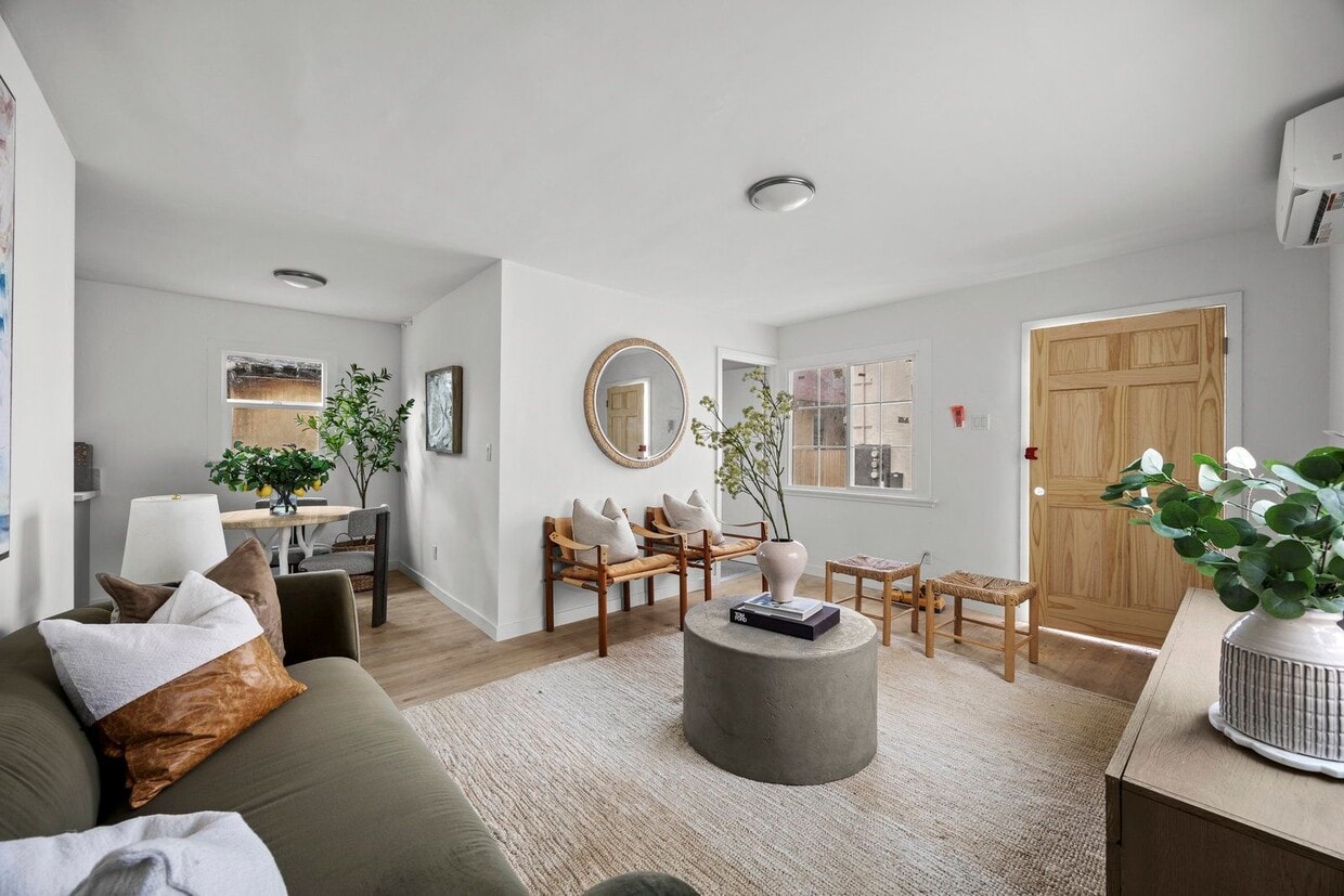 Photo - 1510 W 52nd St
