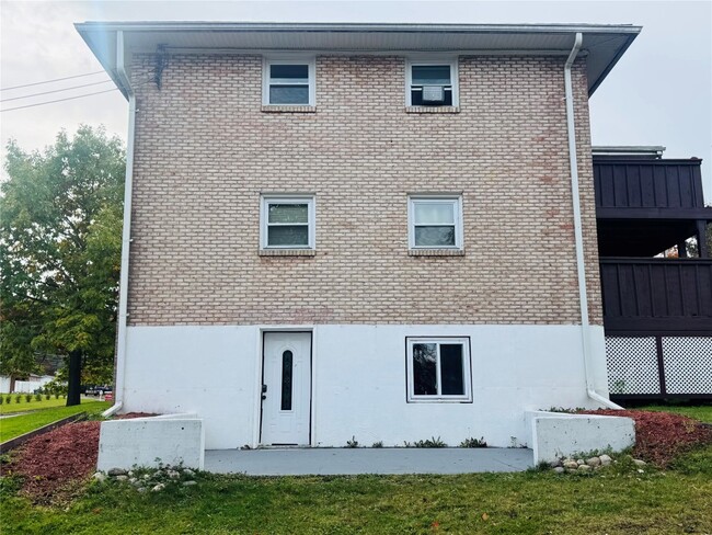 Building Photo - 300 Rano Blvd