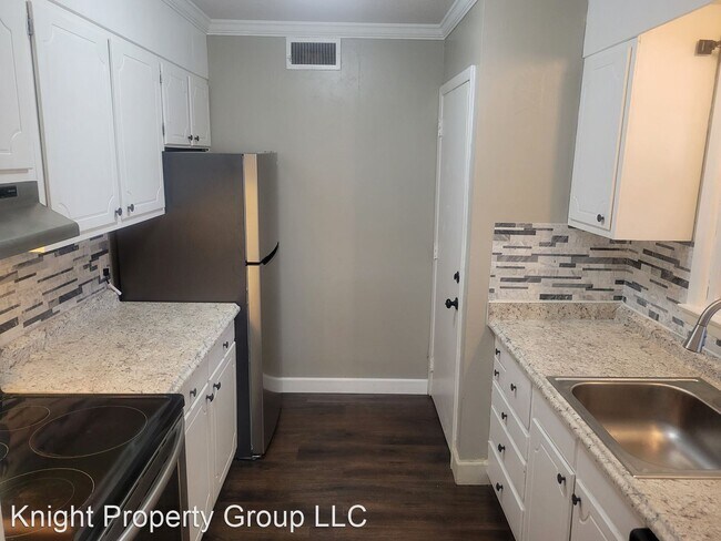 Building Photo - 2 br, 1 bath House - 2934 Carriage Drive