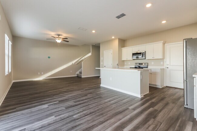 Foto del edificio - 936 Kelly Fern Lp