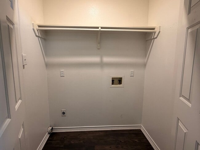 Interior Photo - Hillstone On The Parkway