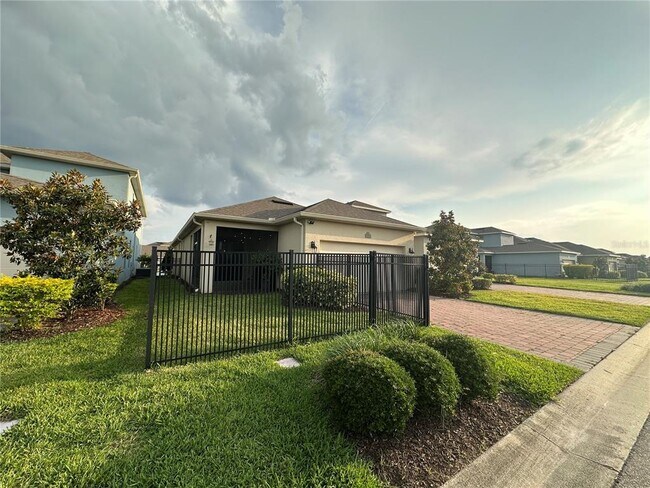 Foto del edificio - 16856 Oakboro St