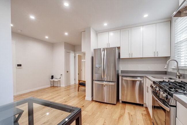 Building Photo - 39 Rosemont Pl
