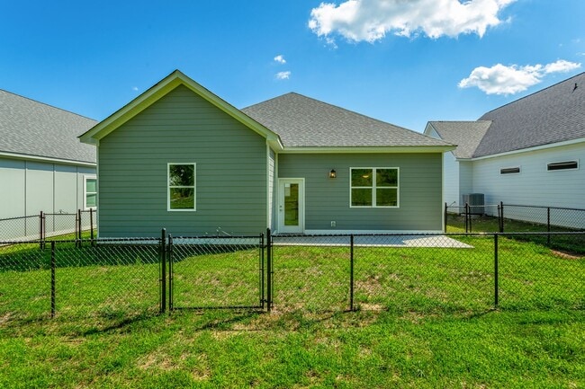 Foto del edificio - Brand new 3 bedroom 2 bath