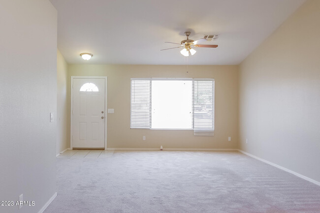 Foto del edificio - 8643 N 112th Ave
