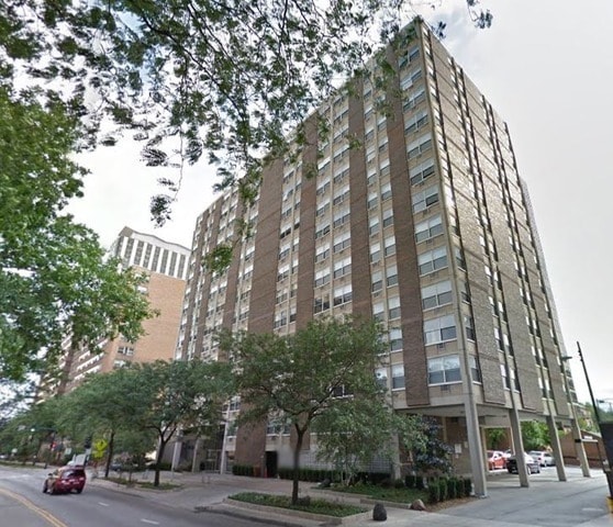Primary Photo - 3033 N Sheridan Rd