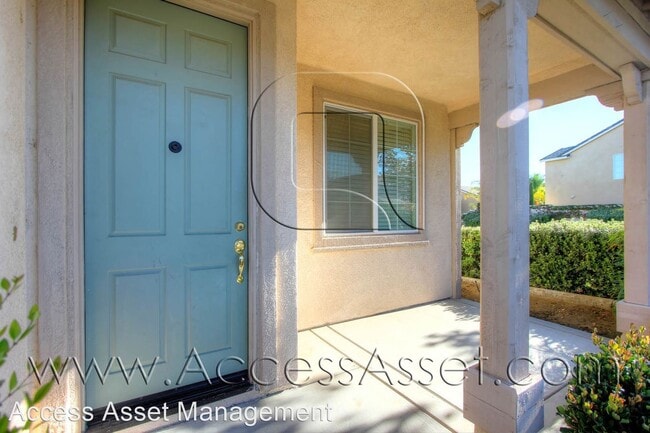 Building Photo - 4 br, 2.5 bath House - 33350 Decada St.