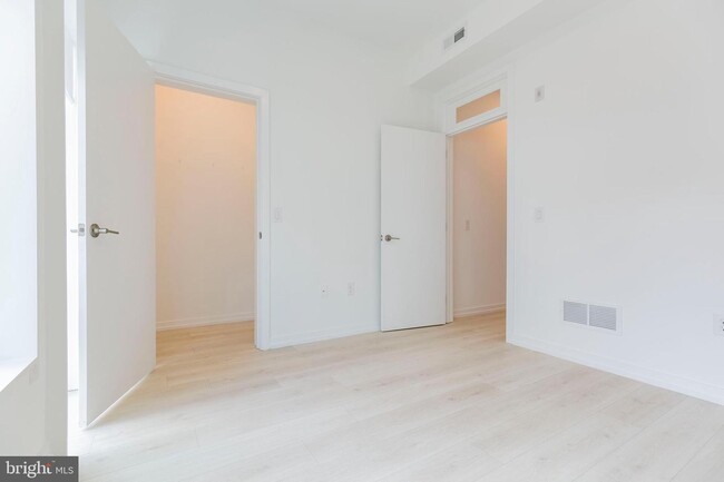 Building Photo - 1230 N Taney St