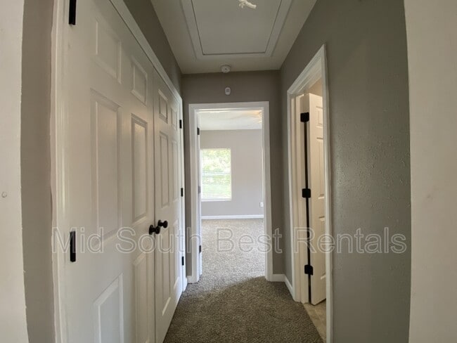 Building Photo - 2300 Poe Ave