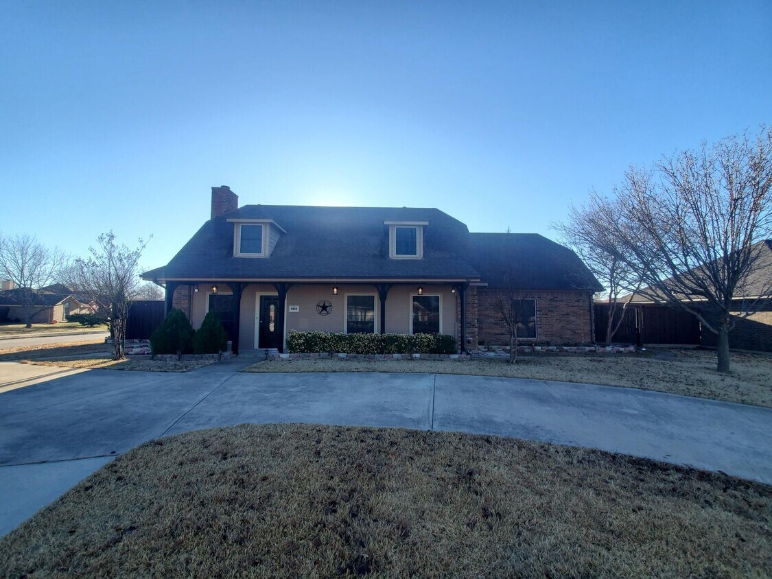 Country style home in Sachse! House Rental in Sachse, TX