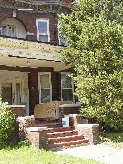Building Photo - 14 Highland St