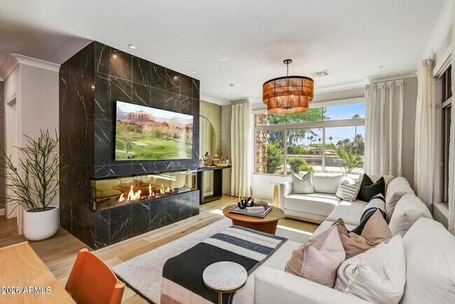 Foto del edificio - 4909 N Woodmere Fairway