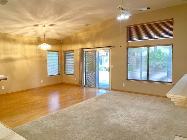 Foto del edificio - 4 br, 2 bath House - 8127 N Sierra Vista Ave