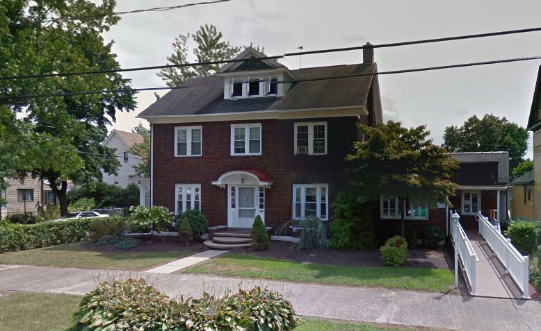 Primary Photo - 168 E 5th St