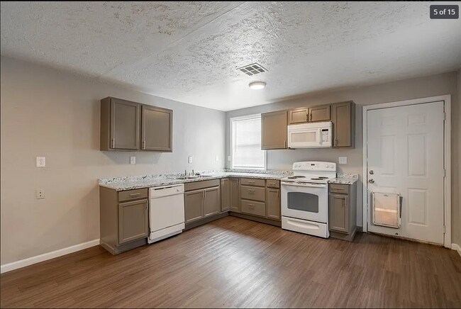 Foto del edificio - 820 SW 31st St