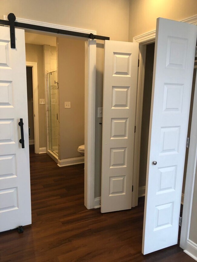 Foto del edificio - Beautiful 2 full bathroom (2)1/2 bathroom 2 bedroom townhouse in Baltimore City