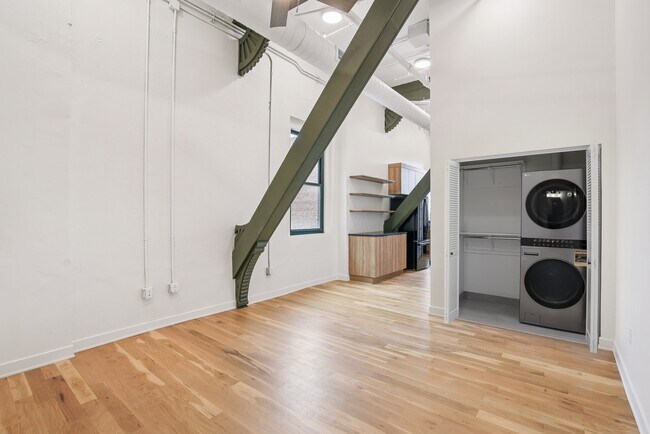 Foto del edificio - 110 W 9th St