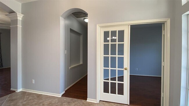 Foto del edificio - 2614 W Lake Dr