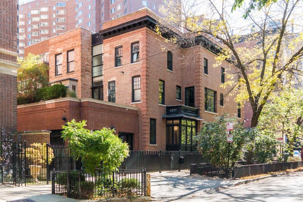 Primary Photo - 36 E Schiller St