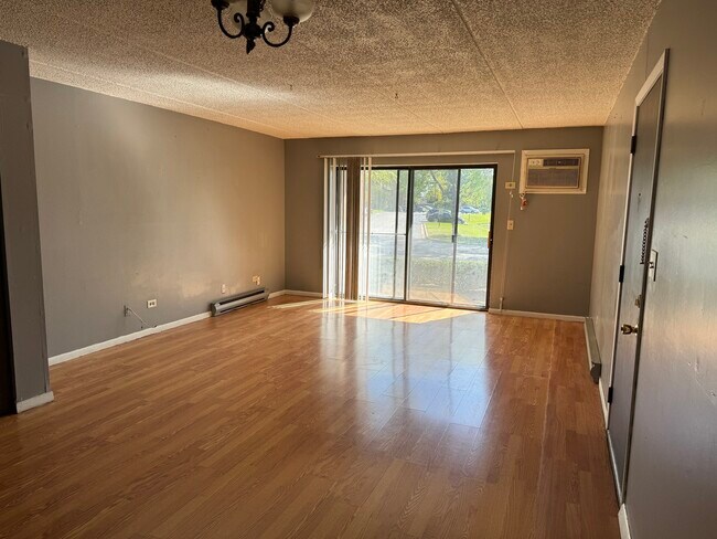 Building Photo - 738 Briar Hill Ln