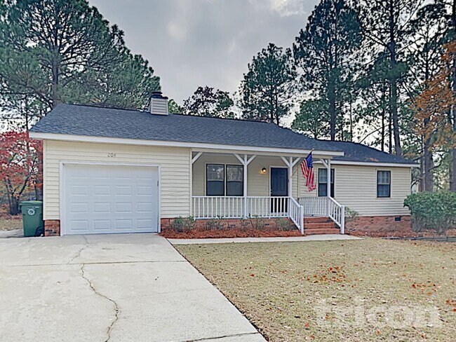 Building Photo - 208 Pond Ridge Rd E