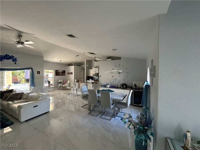 Foto del edificio - 306 SE 47th St