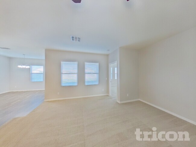 Foto del edificio - 37334 W Capri Ave