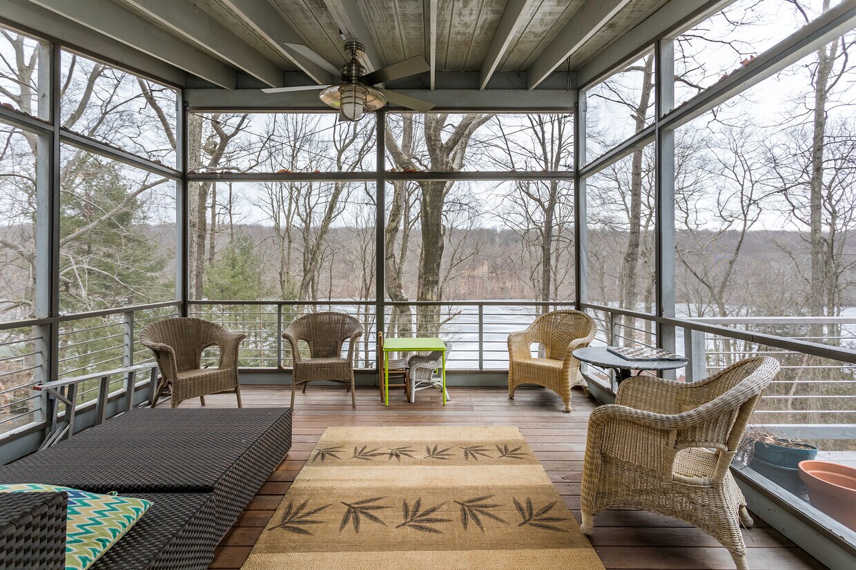 Primary Photo - 150 Lake Dr