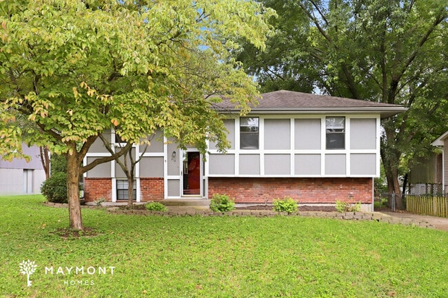Building Photo - 312 NE Lakeview Dr