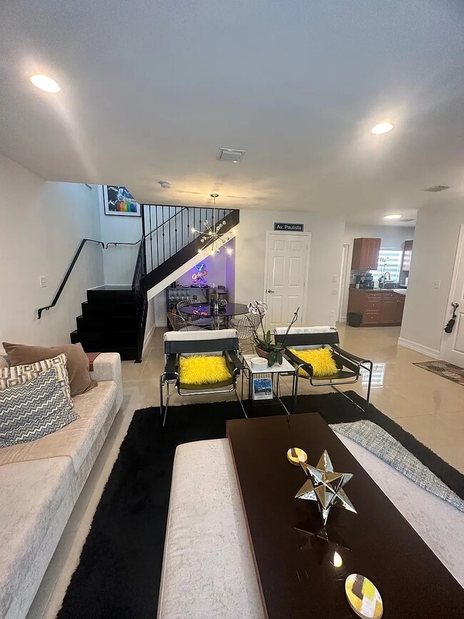 Photo - 204 NW 14th Ave Townhome