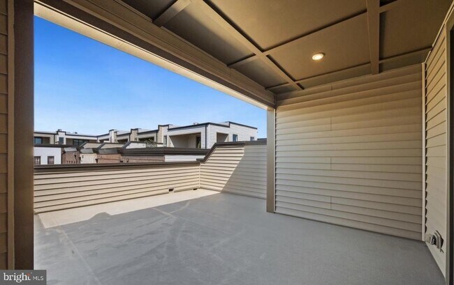 Foto del edificio - 22143 Penelope Heights Terrace