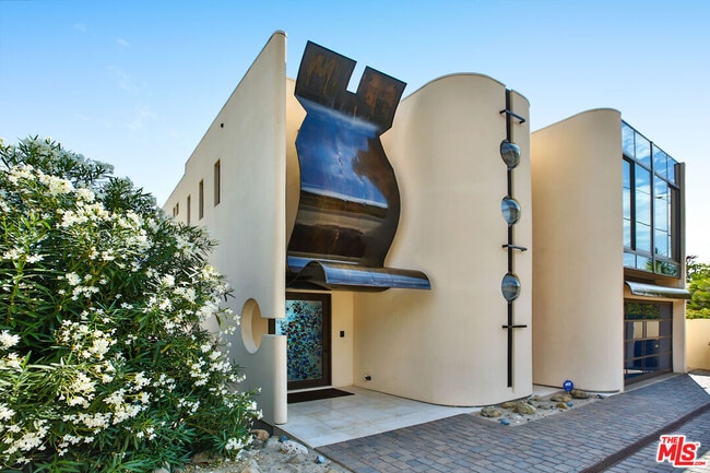 Building Photo - 24230 Malibu Rd