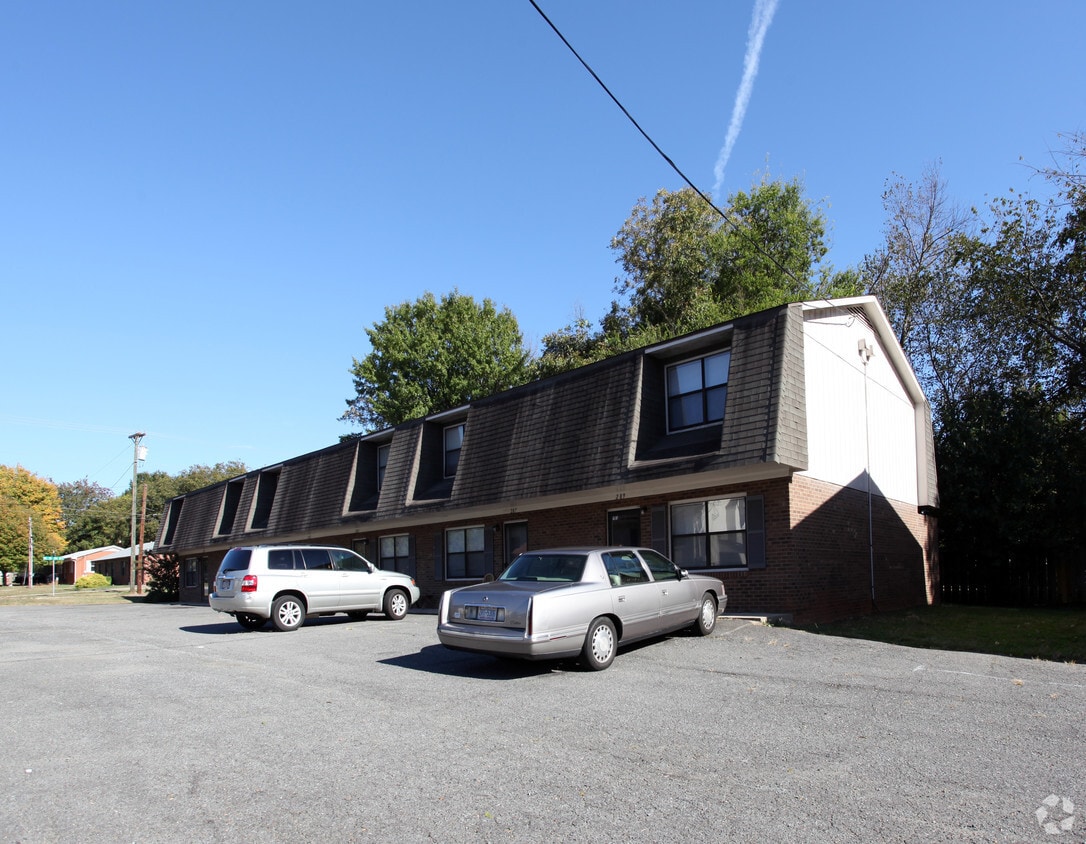 Primary Photo - 279-297 W 5th St