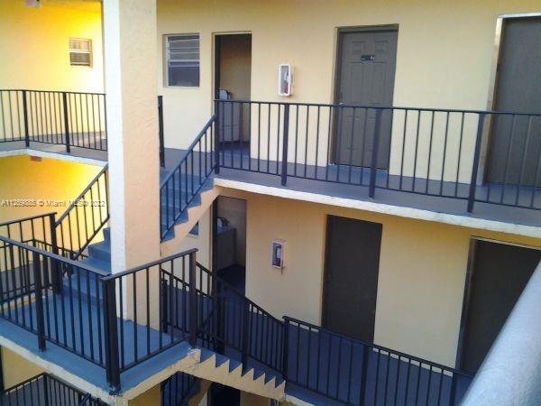 Foto principal - 300 NE 125th St