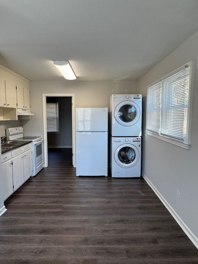 Building Photo - Tri-Plex - in Downtown Greer - 1 bedroom, ...