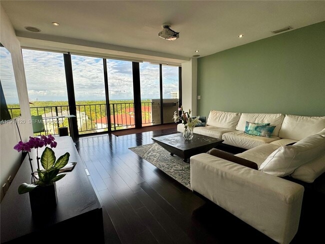 Foto del edificio - 77 Crandon Blvd