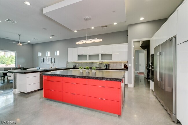 Foto del edificio - 1395 Quiet River Ave