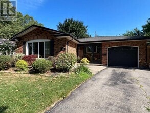 Building Photo - 7253 Thornhill Crescent