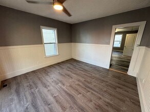 Building Photo - 14 Hillside St