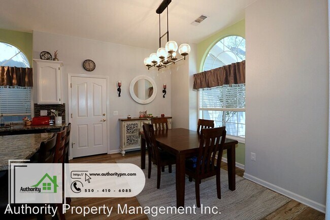 Building Photo - 3 br, 2 bath House - 1891 Edgewood Dr.