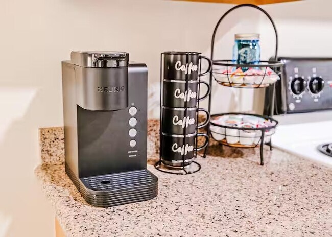 Building Photo - 521 N 12th Ave