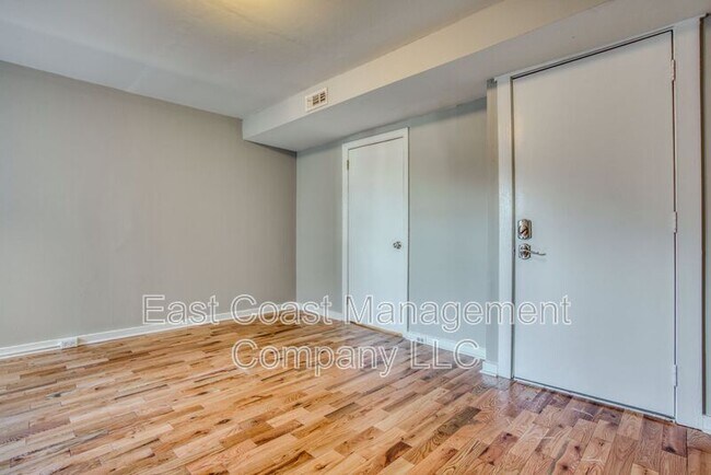 Foto del edificio - 102 S Wolfe St