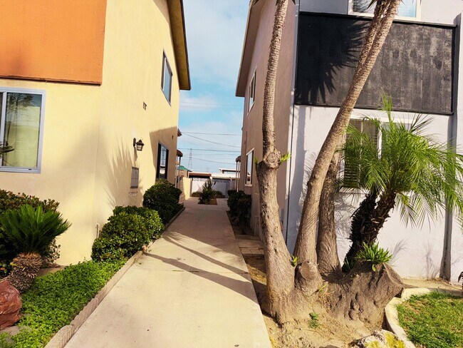 Foto del edificio - 11118 Newville Ave