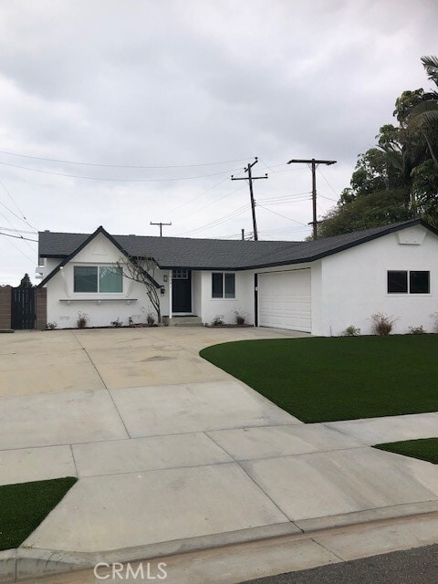 Building Photo - 16081 Davis Ln