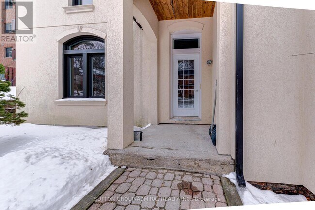 Photo du bâtiment - 167 Collier St