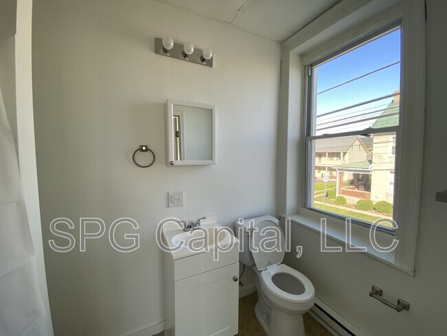 Foto del edificio - 7402 Lincoln Way W