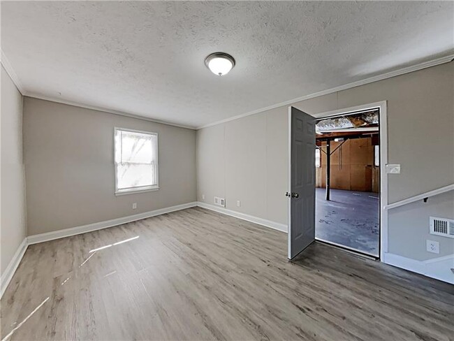 Building Photo - 2592 Donald Ct NW
