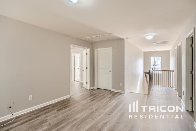 Building Photo - 6740 Oak Hill Pl