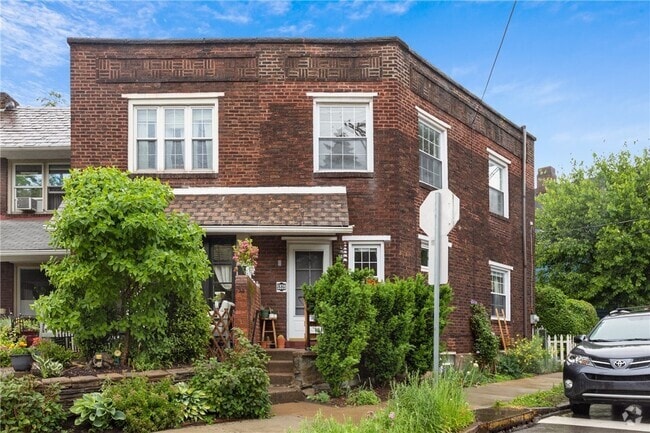 Building Photo - 5939 Alder St
