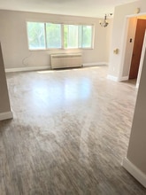 Building Photo - 1 Glen Elm Dr